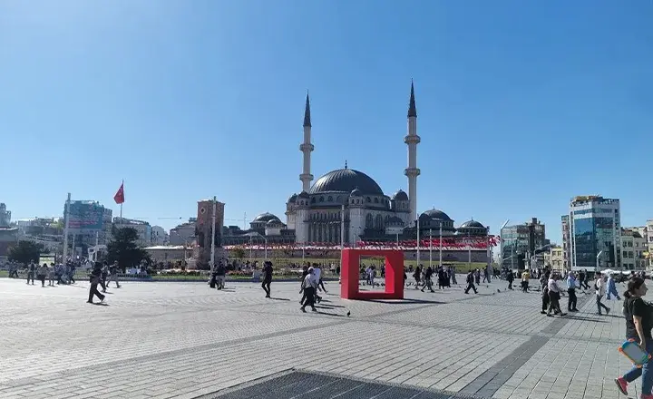 Getting Around Istanbul on Foot