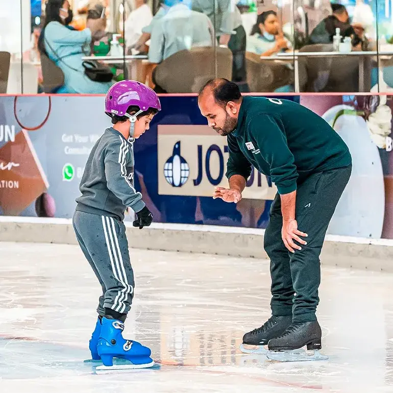 Master the Ice: Tailored Skating Lessons and Programs