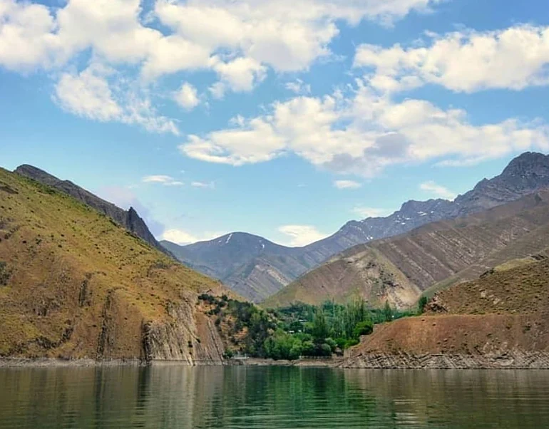 روستای واریان یکی از جاهای دیدنی کرج