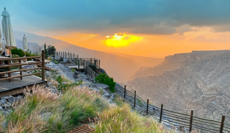 جبل اخضر برای طبیعتگردی در عمان