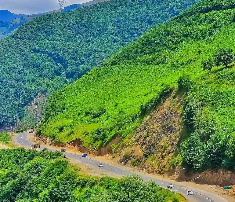 گردنه حیران از زیباترین جاده های ایران