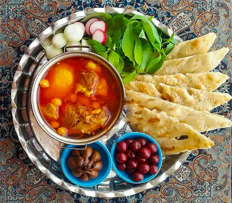 یخنی نخود یکی از غذاهای سنتی شیراز