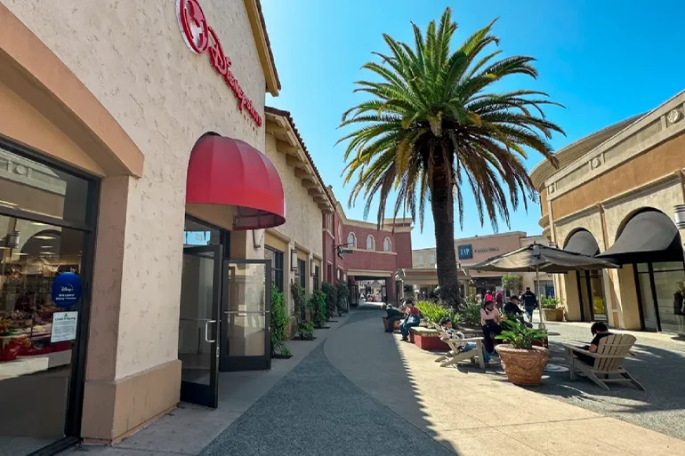 premium outlet in la