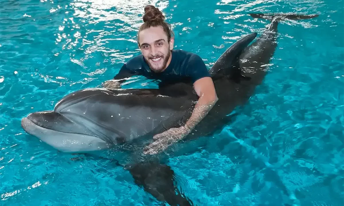 Dubai Dolphinarium Guide- Dolphin Shows and Marine Fun
