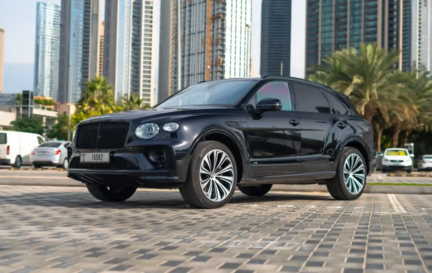 Bentley Bentayga rental Dubai, Bentayga rental from 1800 AED ...