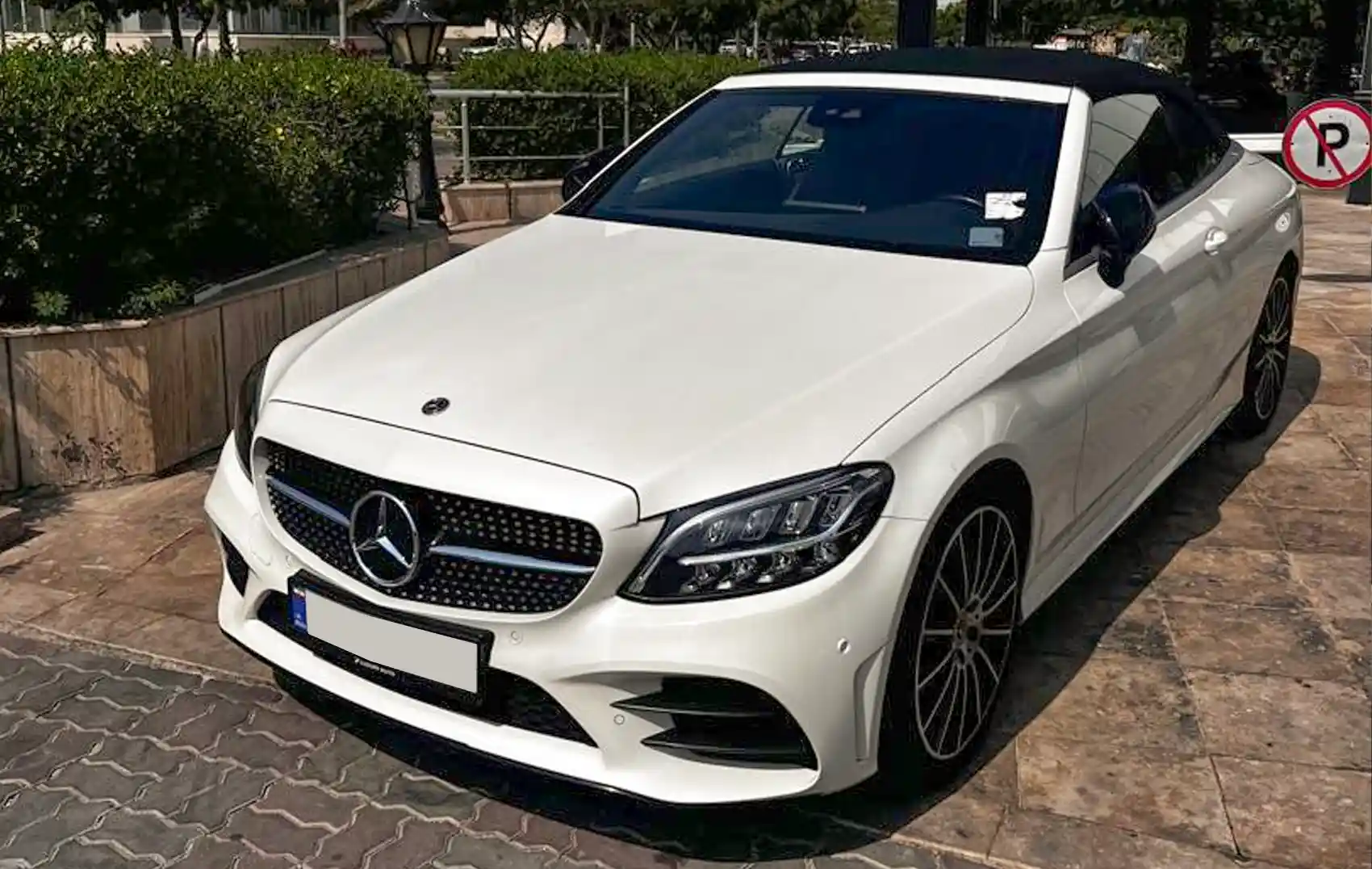 Mercedes-Benz C200 Convertible Rental Kish | Rent C200 Kish ...