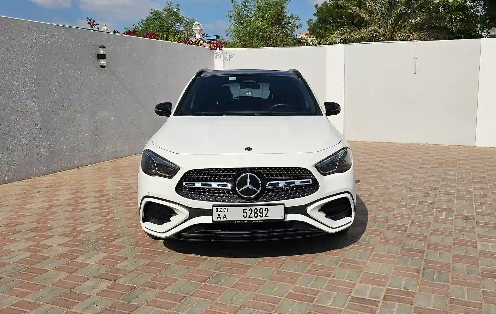 Réservez un Mercedes Benz GLA 200 à Dubaï 2024 ...