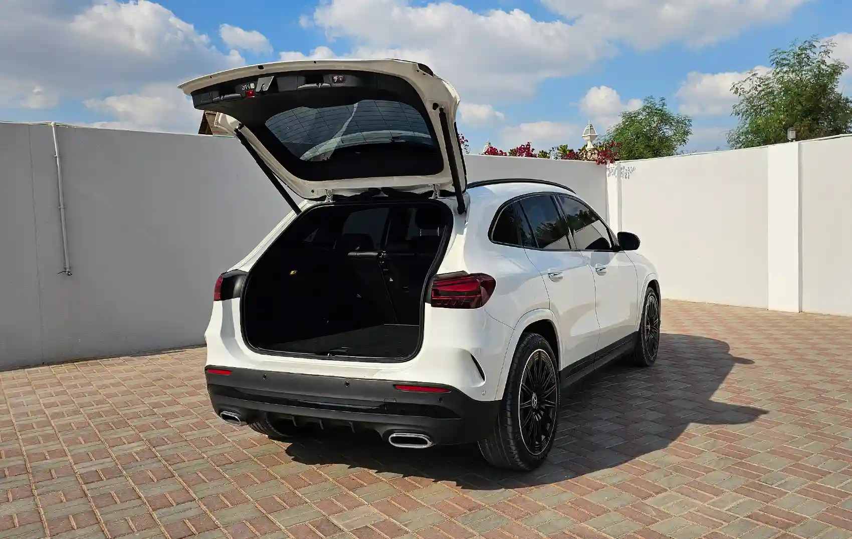 Rent Mercedes Benz GLA 200 in Dubai, UAE ...