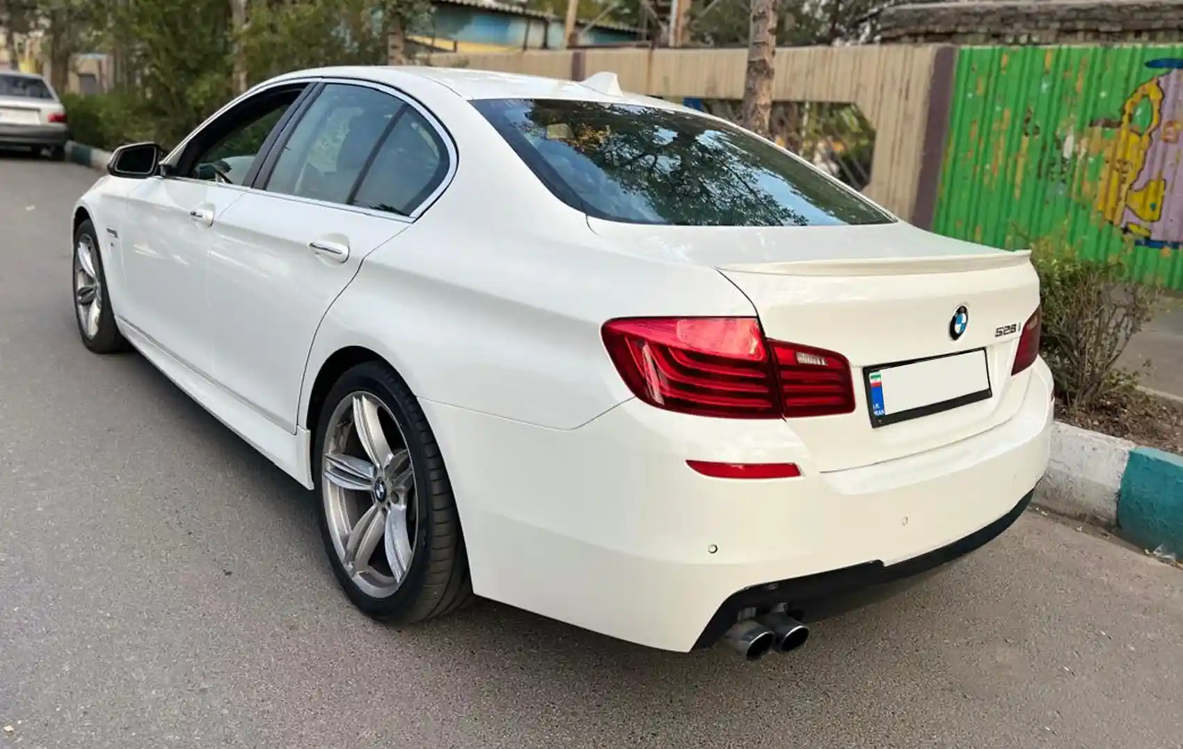 İran'da çevrimiçi BMW 528i düğün arabası kiralama ...