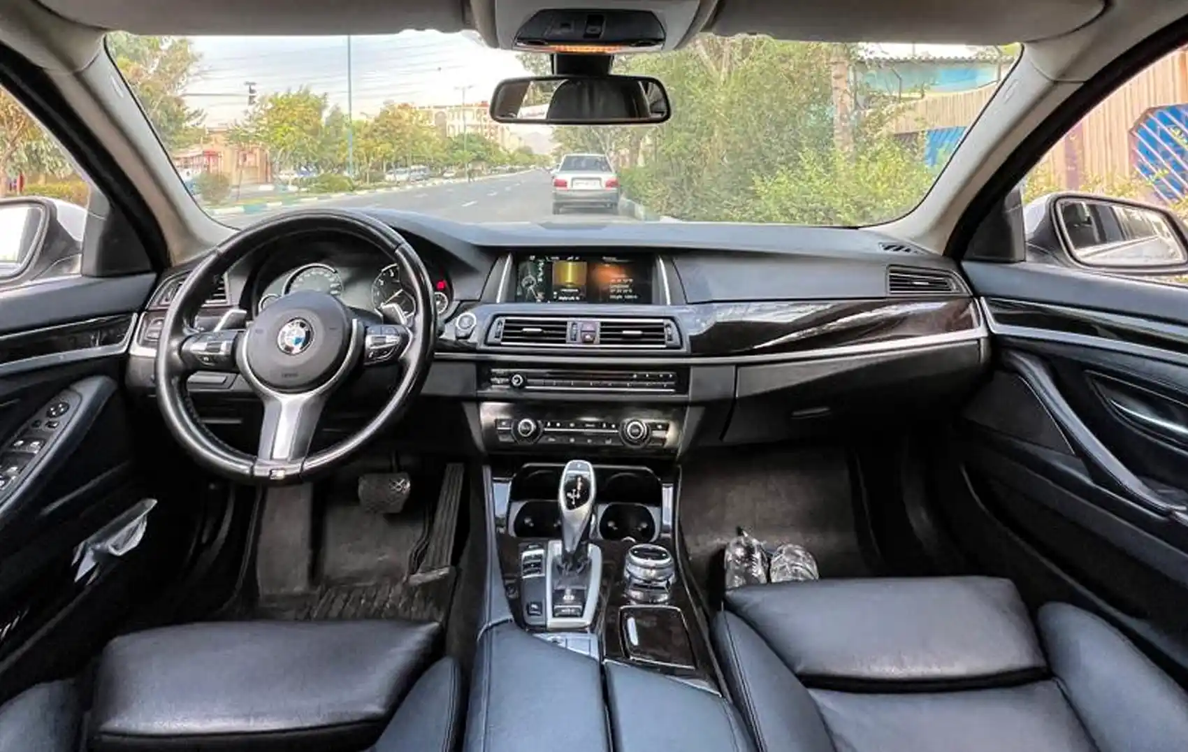 İran'da çevrimiçi BMW 528i düğün arabası kiralama ...