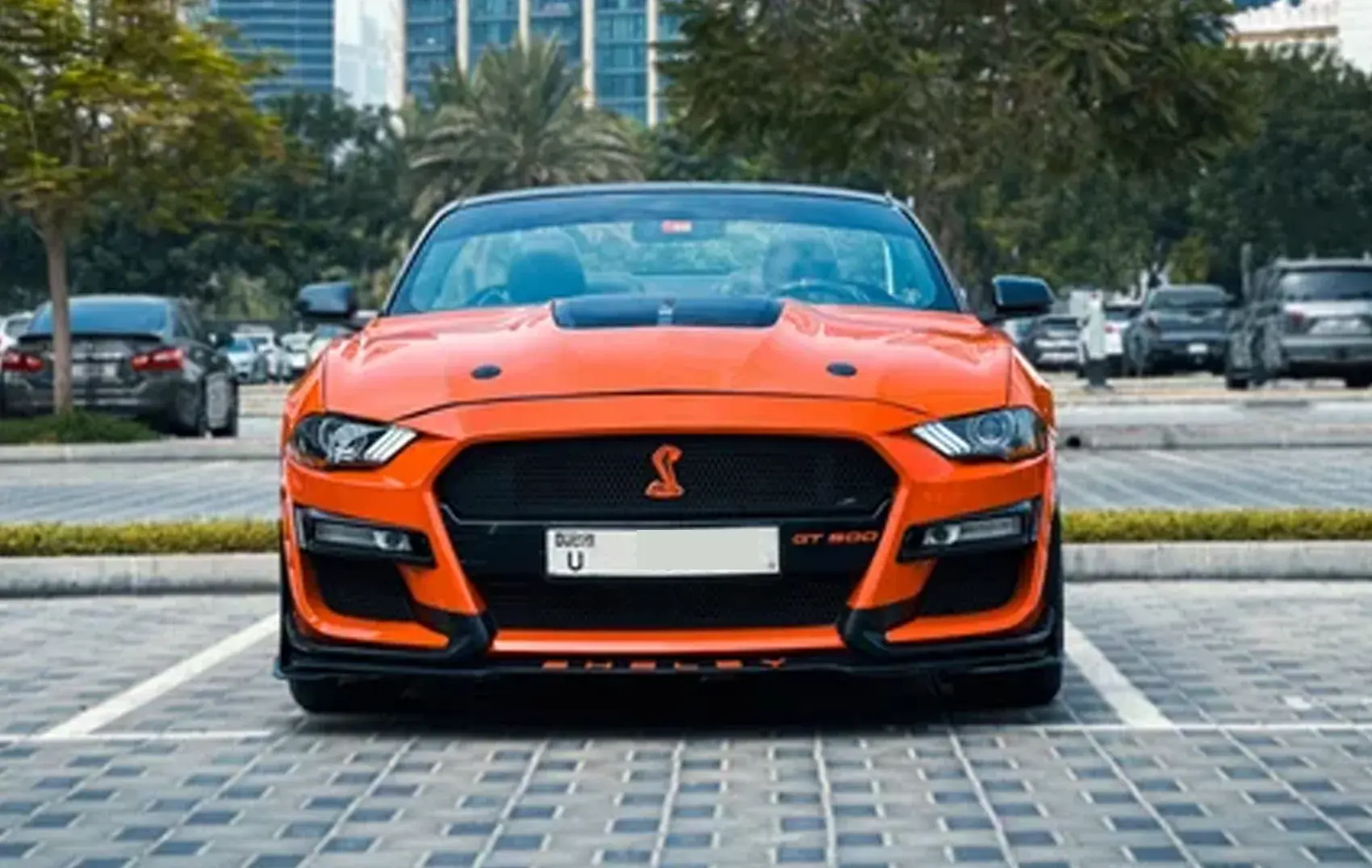 Louez une Ford Mustang décapotable à Dubaï ...