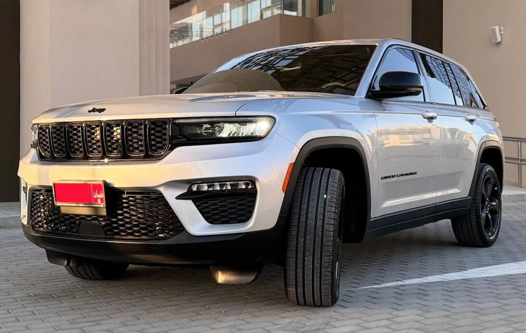 Rent Jeep Grand Cherokee 5-Seater Oman | Jeep Rental in Oman ...