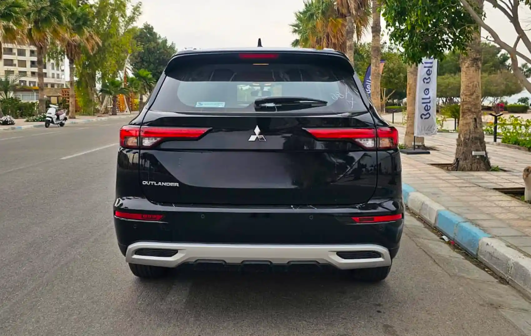 Mitsubishi Outlander Rental in Kish | Rent a Outlander Kish