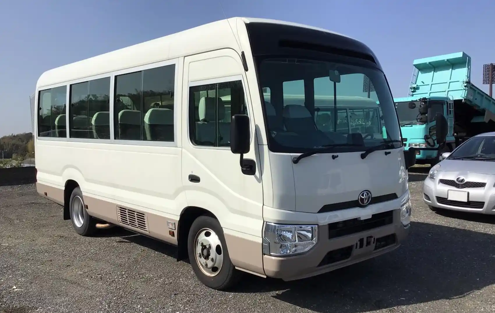 Toyota Coaster 30 Seater Chauffeur Coach Hire Dubai ...