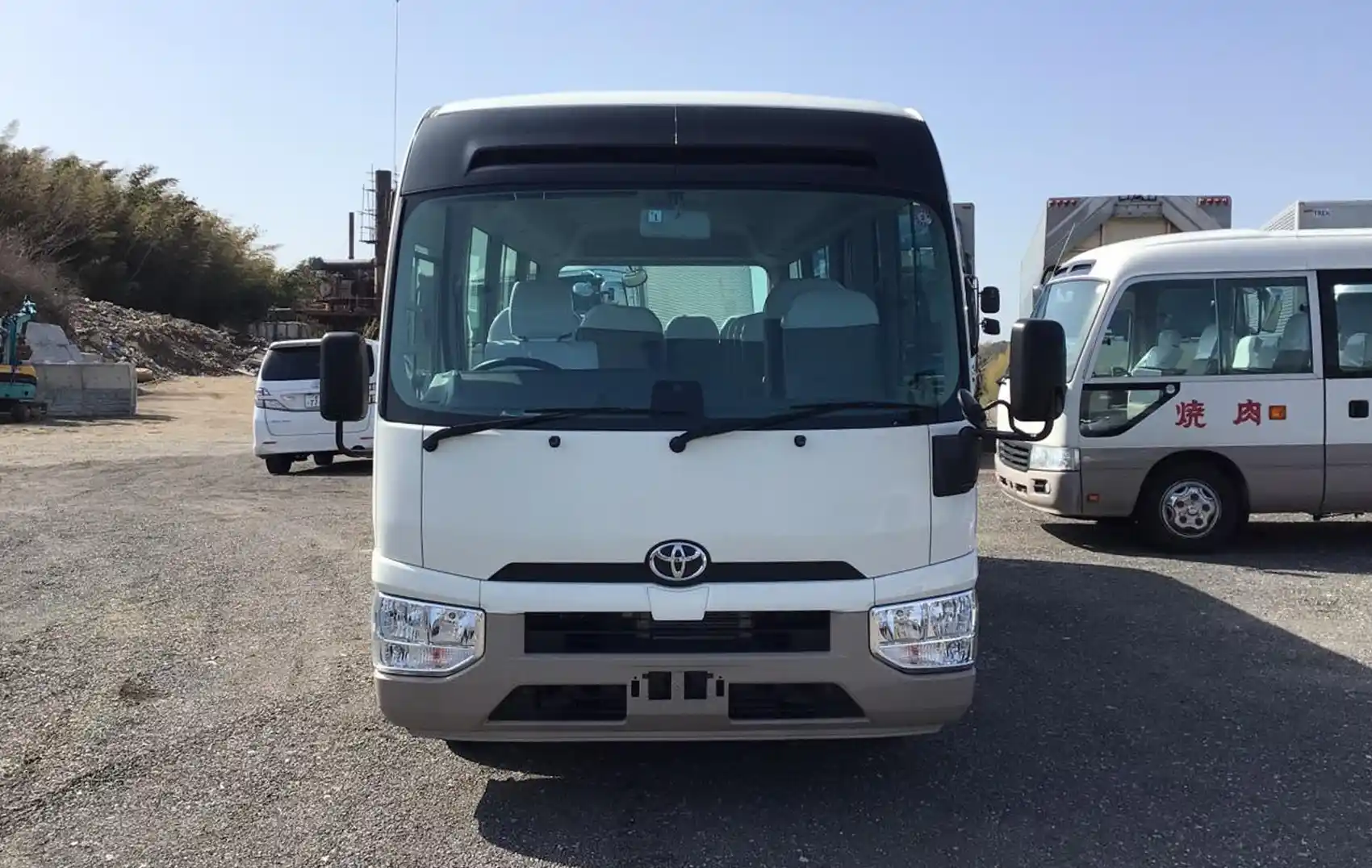 Toyota Coaster 30 Seater Chauffeur Coach Hire Dubai ...