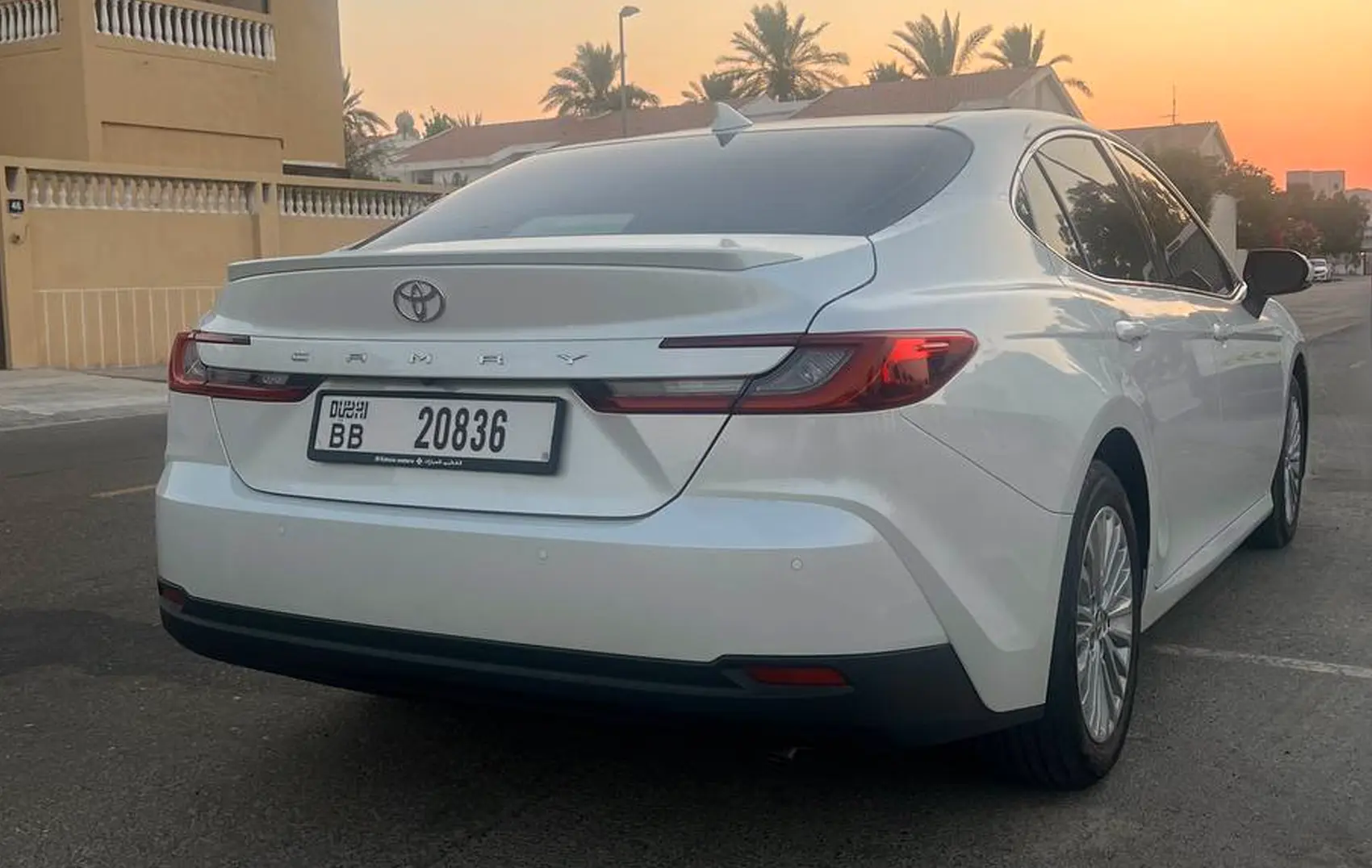 Location Toyota Camry LE à Dubaï | Réservation facile ...