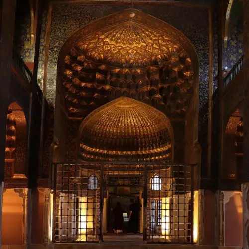 inside of sheikh safi tomb