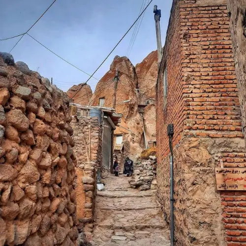 The alleys of Kandavan village
