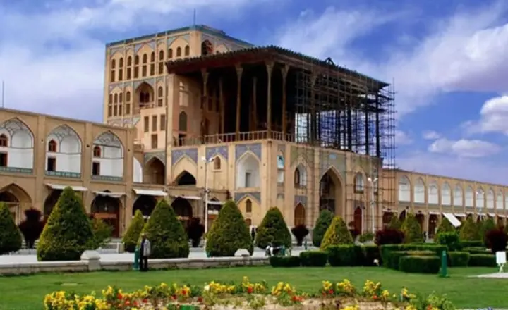 ali qapu in Imam square