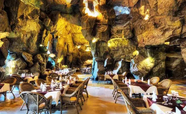 رستوران کوه نور در کیش